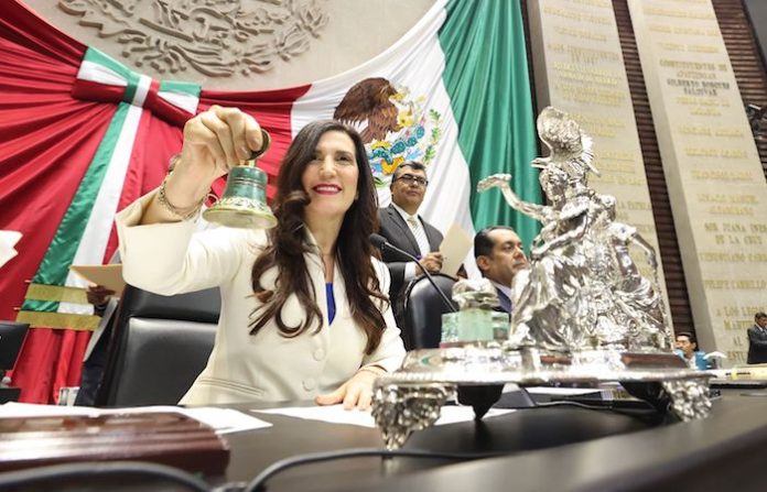 Kenia López Rabadán descarta aspiraciones presidenciales y reafirma su papel institucional