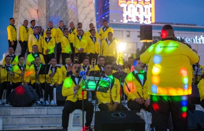 Gobierno de El Salvador asigna labores a prisioneros en beneficio de la sociedad