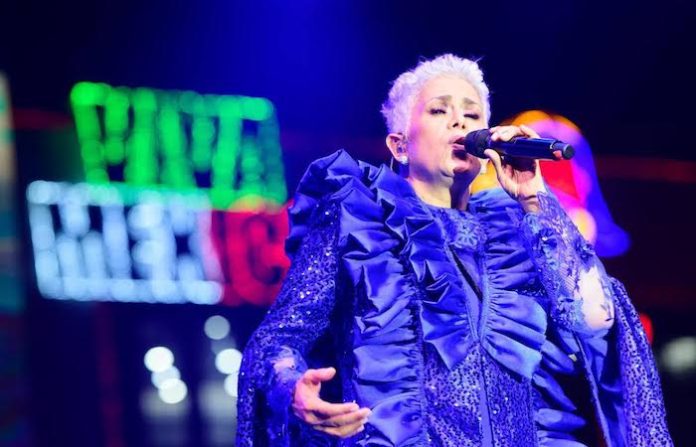 Eugenia León clausura con éxito el festival cultural “TransformARTE en Verano” en Escobedo