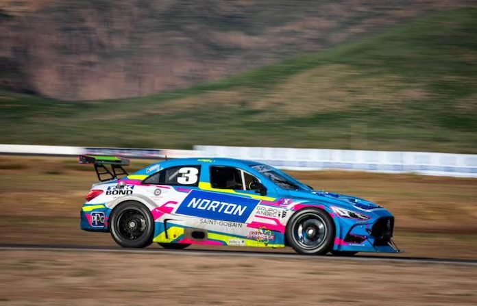 Shamrock Racing y “Keko” Pérez brillan en casa y conquistan la GTM Pro 2