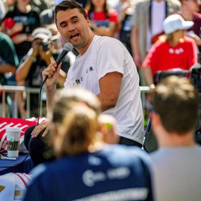 Video: El comentarista político Charlie Kirk es baleado durante evento en una universidad de EU