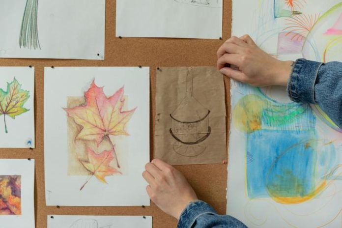 El otoño, una estación que despierta la creatividad infantil a través del color