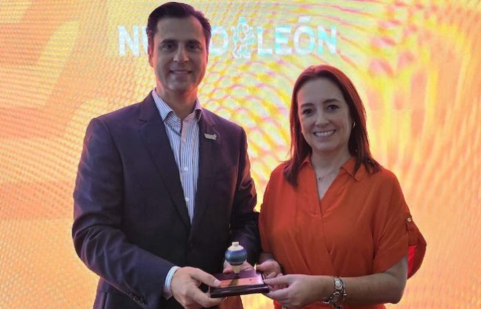 Recibe reconocimiento Viva como aliado en Nuevo León