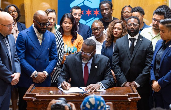 Chicago se declara “zona libre de ICE” para frenar abusos federales