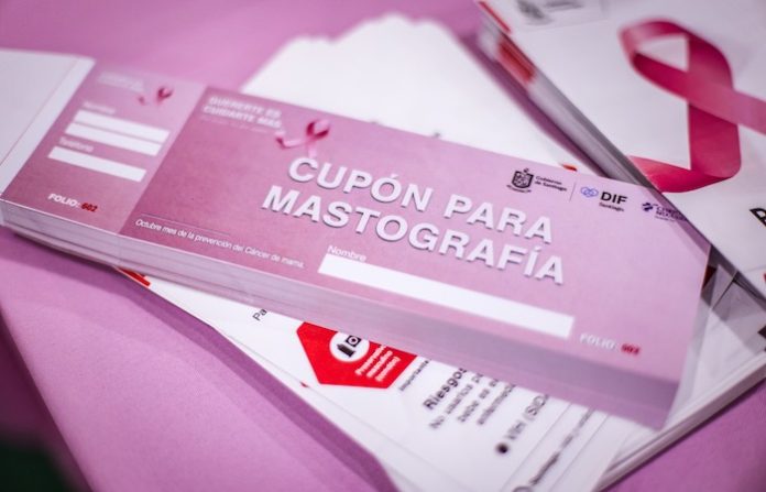 Ofrece David de la Peña mastografías gratuitas a mujeres de Santiago en el Mes Rosa