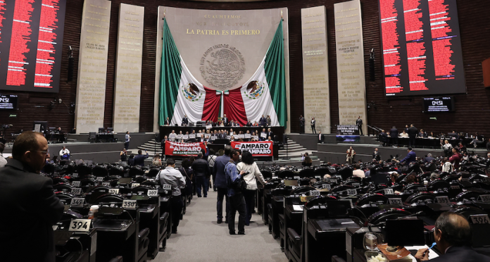 Aprobada la reforma a la Ley de Amparo sin retroactividad, pese a reclamos opositores