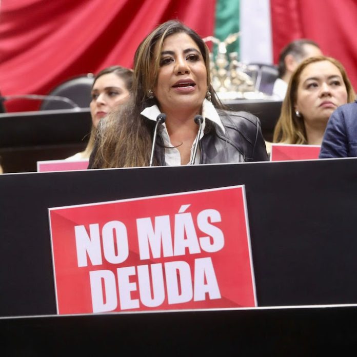 Diputada Lorena Piñón denuncia impuestos injustos contra damnificados y jóvenes en Veracruz