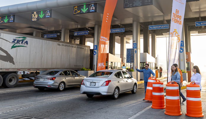 Samuel García libera Autopista al Aeropuerto para circulación gratuita