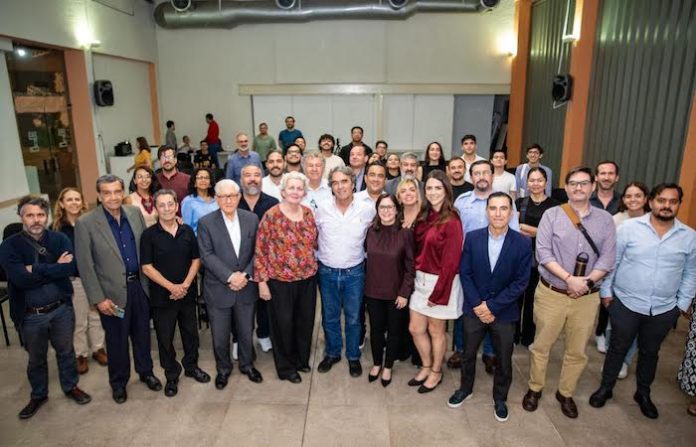 Sergio Fajardo llama en Monterrey a construir gobiernos que trabajen juntos, no unos contra otros