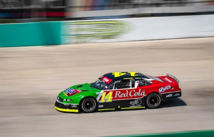 Alex de Alba Jr. asegura su lugar en la final de NASCAR México Series con AGA Racing Team