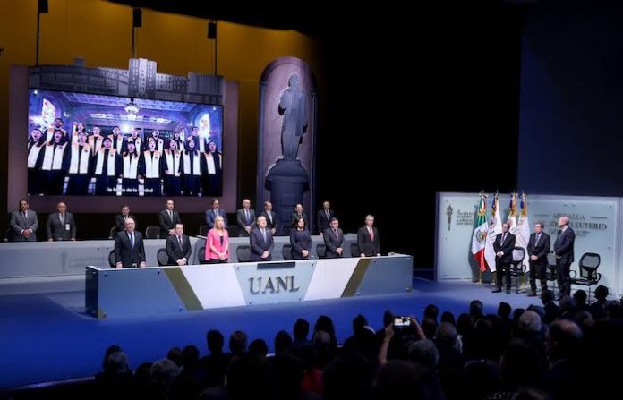 UANL distingue a médicos y artista con la medalla “Dr. José Eleuterio González”