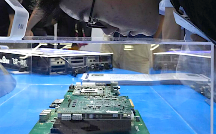 Desarrollan en China un chip que promete romper las barreras de velocidad y eficiencia energética