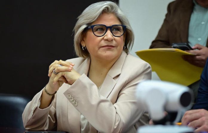 Sandra Pámanes defiende la reconducción presupuestal y descarta ilegalidad en la actuación del Ejecutivo