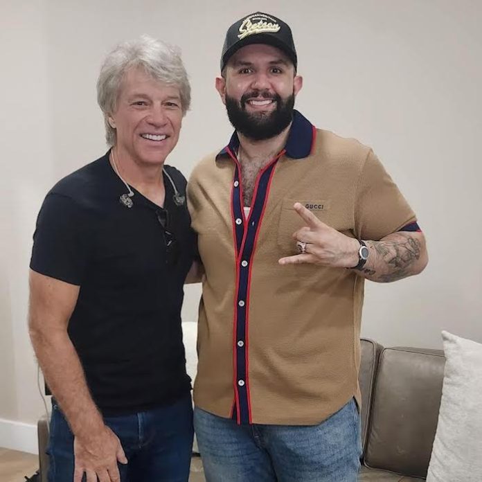 ¡Rock y regional juntos! Carín León sorprende al mundo con Bon Jovi en “We Made It Look Easy”