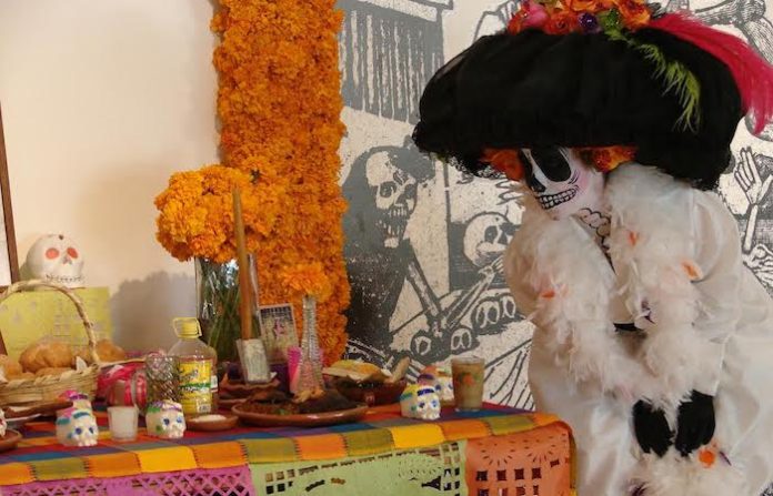 El Museo de Historia Mexicana rinde homenaje a Mauricio Fernández en su ofrenda de Día de Muertos