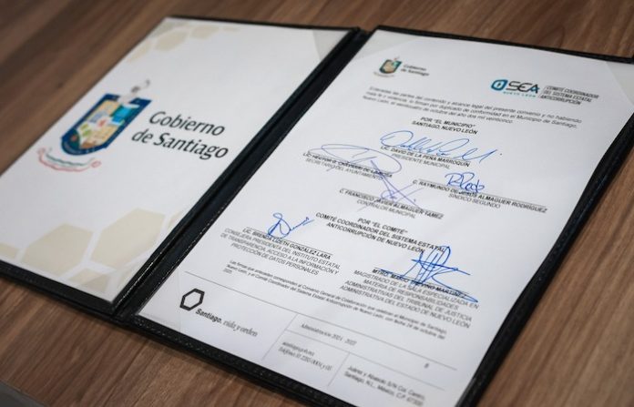 Santiago se suma al combate anticorrupción: David de la Peña firma acuerdo con el SEA