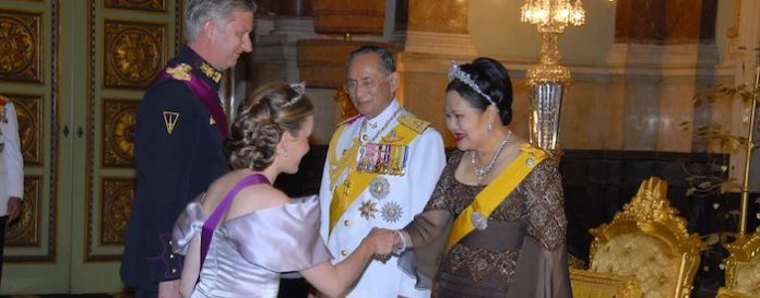 Fallece la reina madre Sirikit de Tailandia a los 93 años