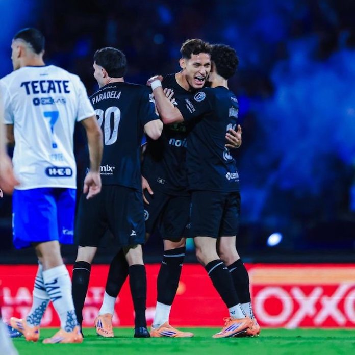 Rayados se desmorona con diez hombres ante Cruz Azul en el Olímpico