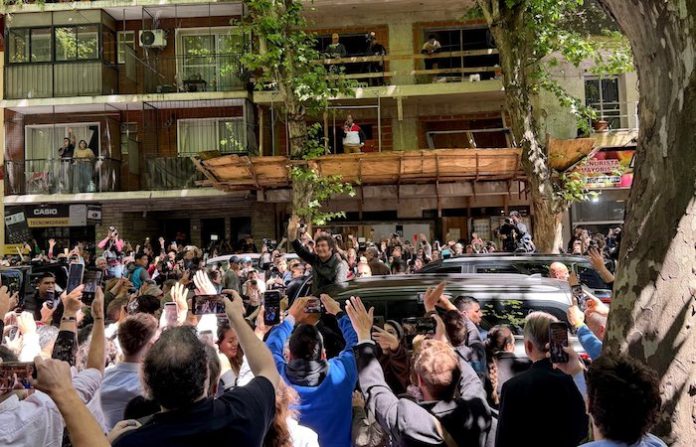 Milei arrasa en las legislativas y consolida su poder en Argentina