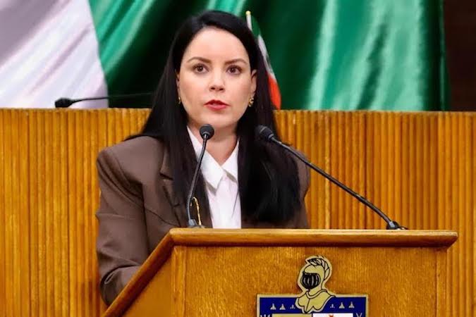 Pide Brenda Velázquez fortalecer campañas contra adicciones en jóvenes