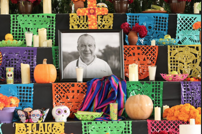El Congreso rinde homenaje a Mauricio Fernández con altar de muertos