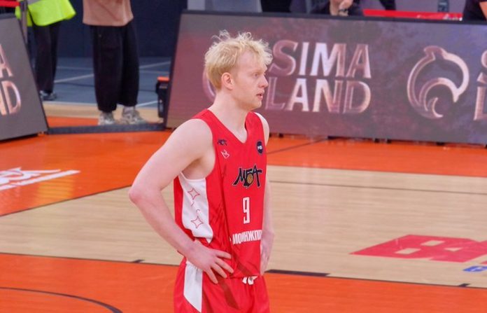 Tribunal de París ordena la extradición del baloncestista ruso Kasatkin a EU