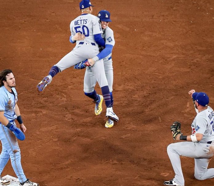 Dodgers fuerzan el séptimo juego con triunfo en Toronto