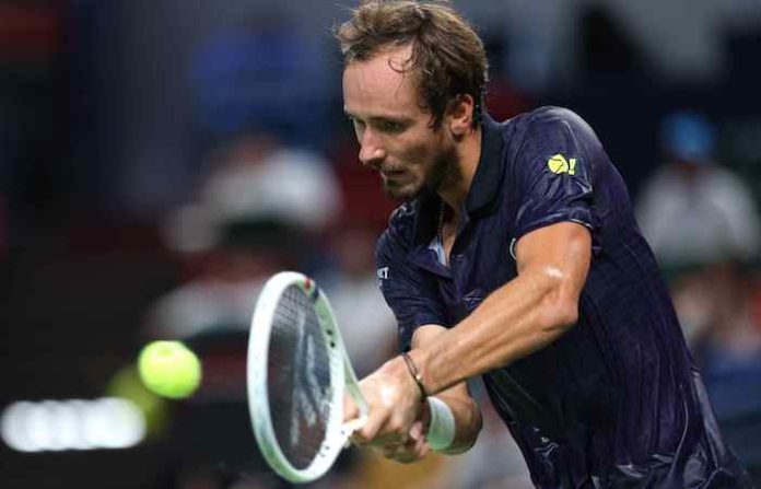 Medvedev es implacable ante Davidovich en Shanghái