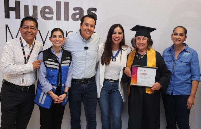 San Nicolás impulsa la inclusión digital y financiera de adultos mayores con programas de capacitación