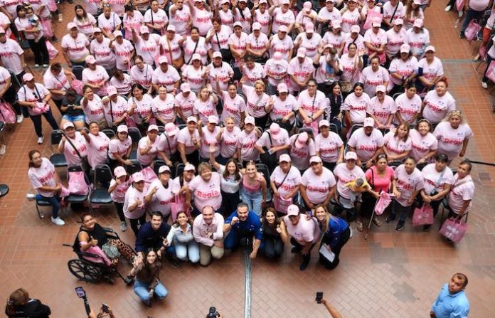 Continúa Monterrey con el reparto de la Tarjeta Regia Plus