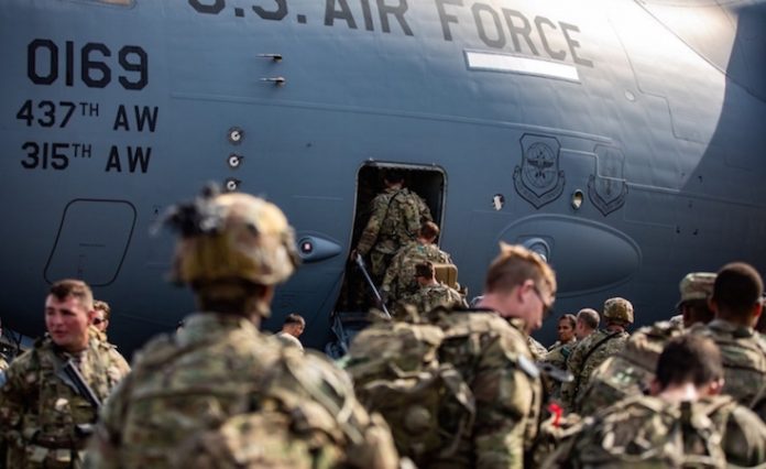 Afganistán no permitirá el regreso de militares de EU al país, según el canciller