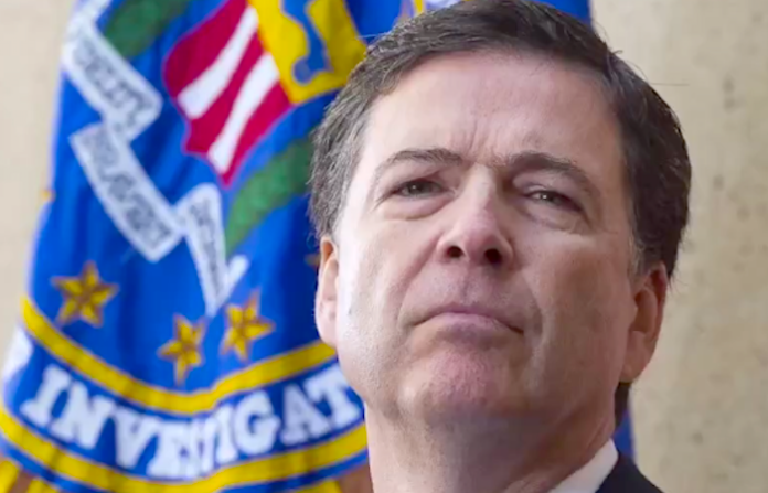El exdirector del FBI James Comey se declara inocente de los cargos en su contra