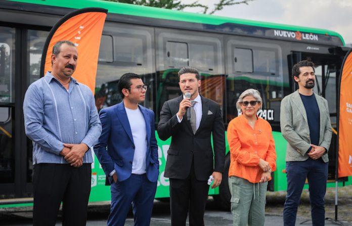 Nuevo León refuerza transporte público con 16 nuevas unidades para la ruta 224 Cometas