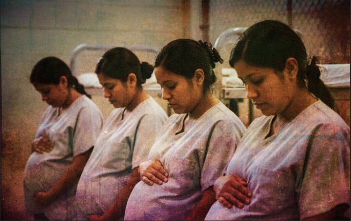 Proponen reforzar derechos de niñas y niños que viven con sus madres en prisión