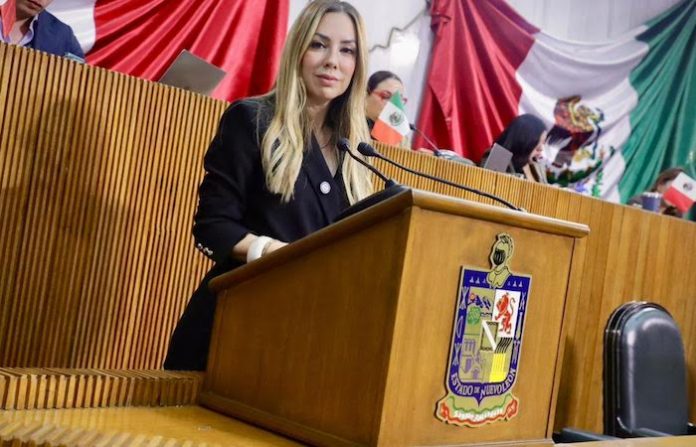 Perla Villarreal impulsa reforzar la Escuela para Padres ante repunte de violencia juvenil