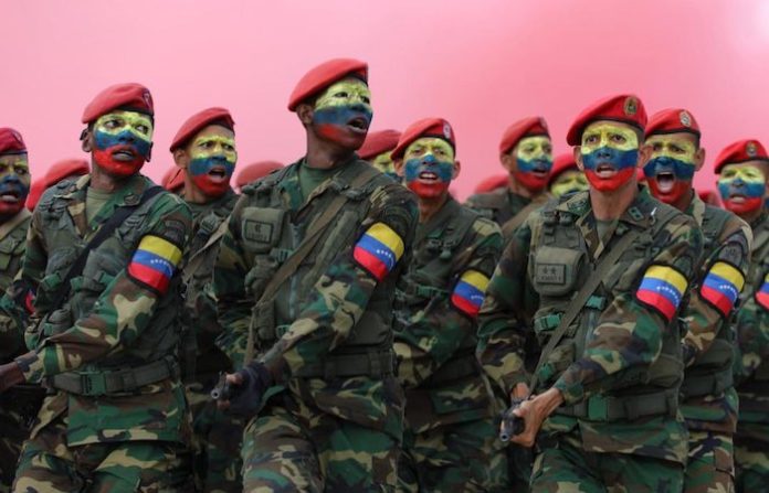 Venezuela despliega su defensa total ante la amenaza creciente de EU en el Caribe