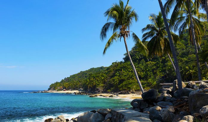 Golpe al despojo: Nayarit recupera millones de metros de playa