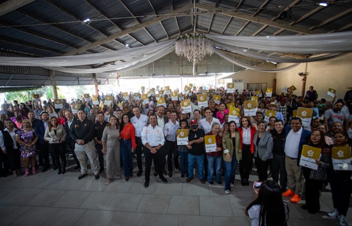 Entrega IVNL y Fomerrey certeza jurídica a 315 familias de Apodaca