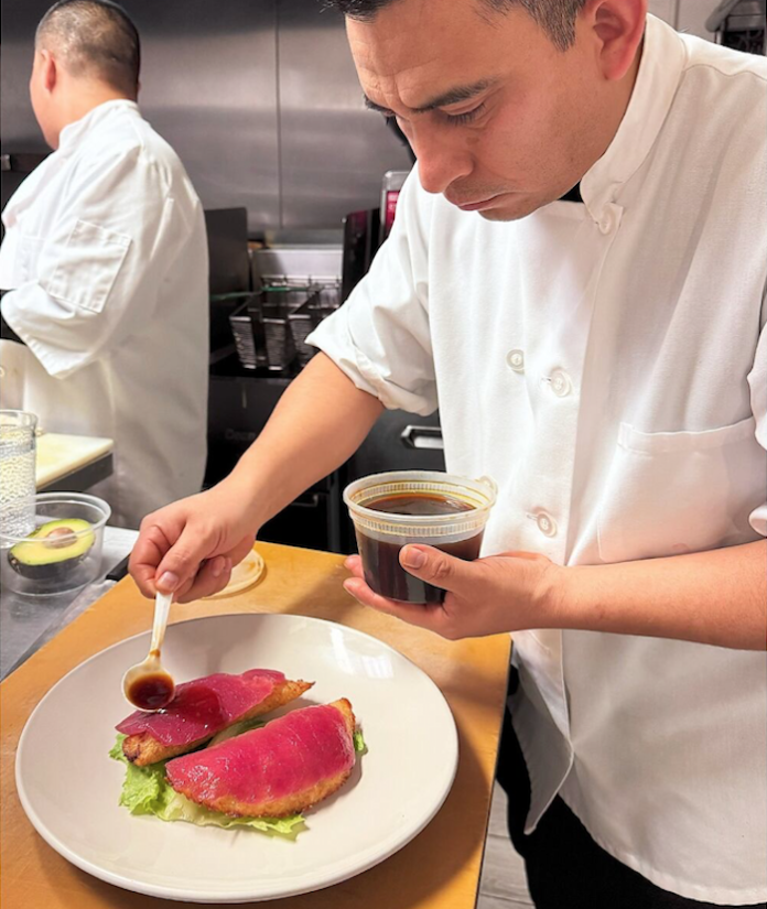 Piden la liberación de un popular chef mexicano detenido en EU por agentes migratorios