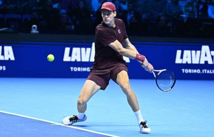 Sinner es el primer clasificado a semifinales en Turín