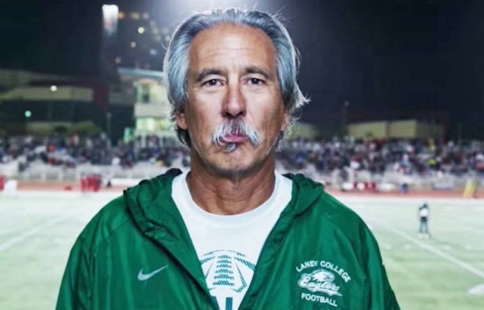 Muere el reconocido entrenador deportivo John Beam tras tiroteo en campus al occidente de EU