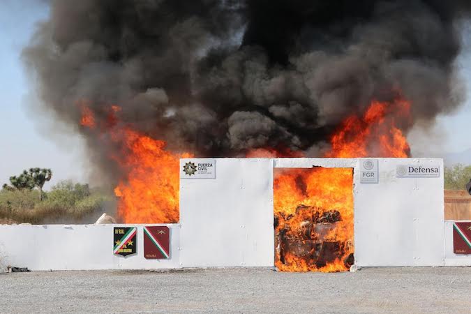FGR y Sedena incineran más de 370 kilos de narcóticos asegurados en Nuevo León