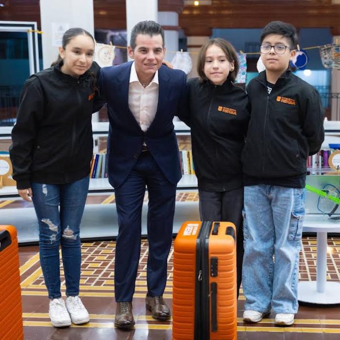 Miguel Flores apuesta por el talento juvenil y dona su salario a equipo que competirá en Singapur