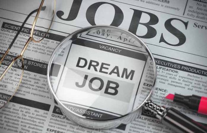 Reportan que alrededor de medio millón de jóvenes en el Reino Unido no estudian ni trabajan