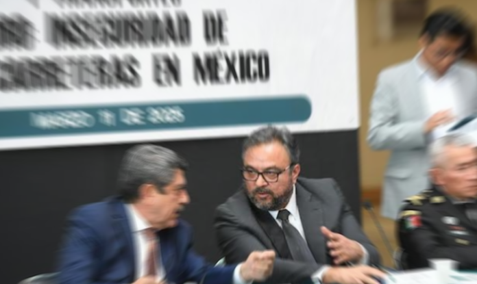 Llama Víctor Pérez a acción urgente ante paro nacional de transportistas