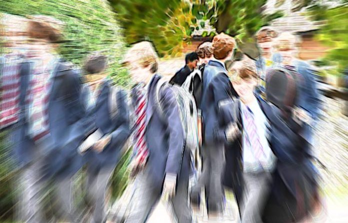 Uno de cada tres niños en el Reino Unido vive en la pobreza, alarman medios