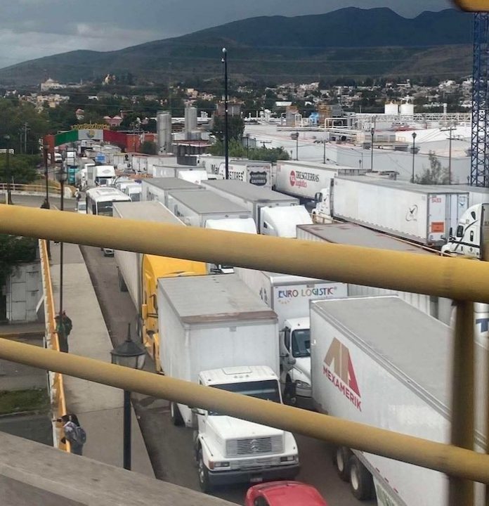 ¿Huachicoleo carretero en México? Falta de pagos causa pérdidas millonarias