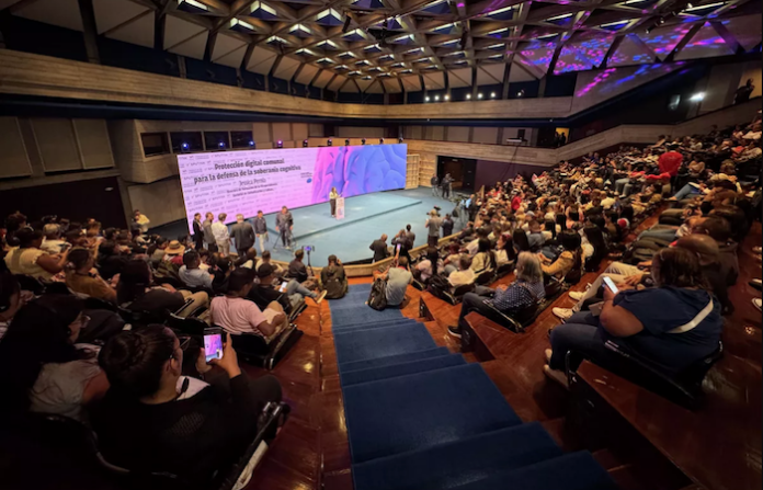 Venezuela organiza foro contra la “dictadura del algoritmo” y la “esclavitud narrativa”