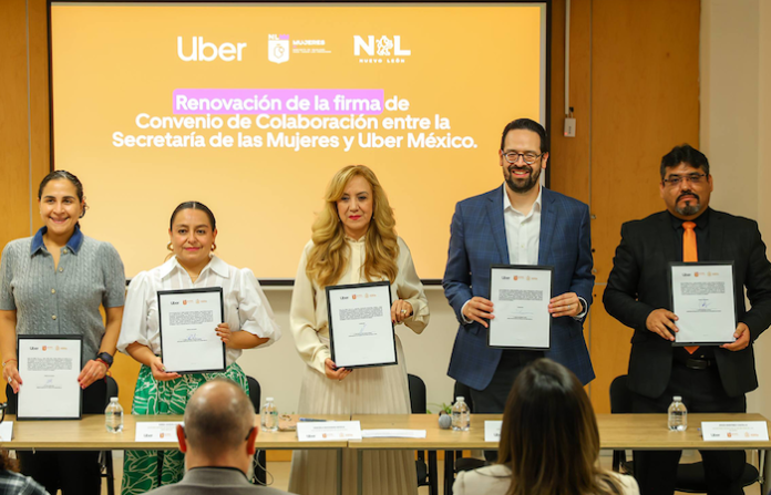 Renuevan alianza para traslados seguros de mujeres en situación de violencia