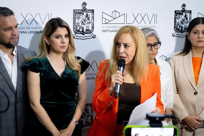 Presentan iniciativas para reconocer la legítima defensa en casos de violencia de género y elevar estándares en el transporte público